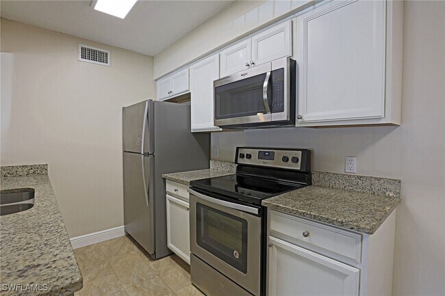 Building Photo - 5327 Summerlin Rd