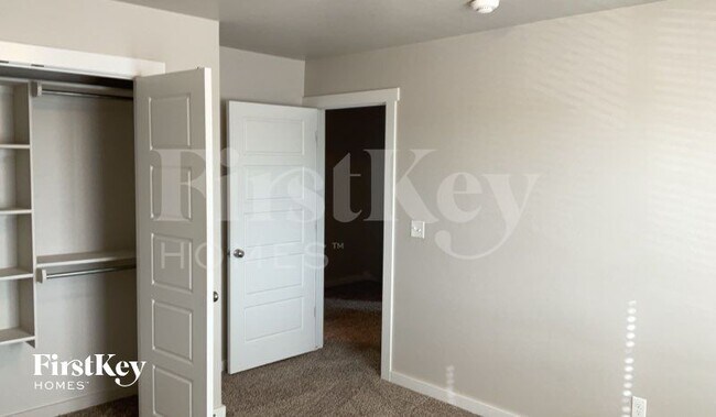 Building Photo - 609 NW 179th Cir