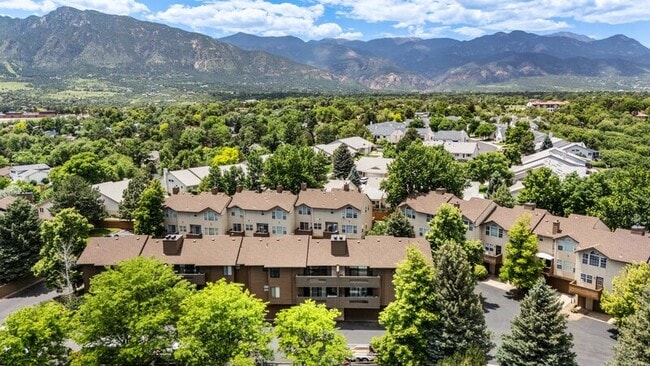 Building Photo - 1025 Moorings Dr