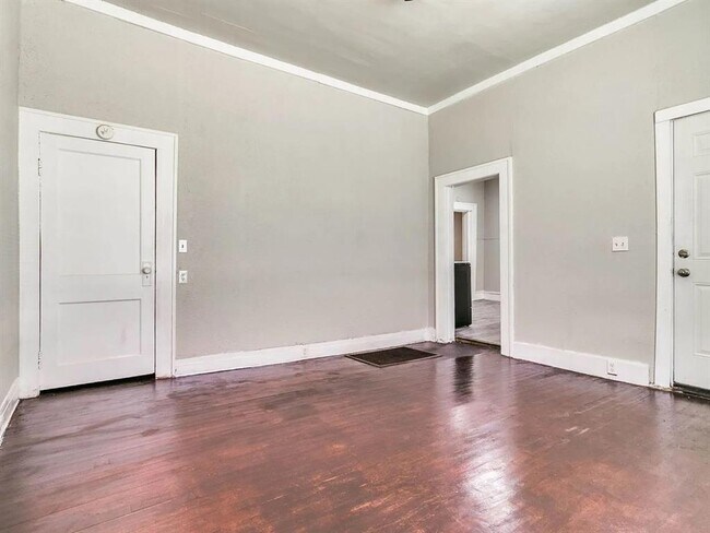 Building Photo - 1740 NW 11th St