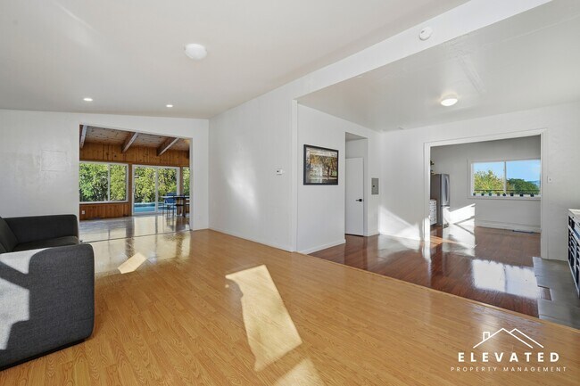 Building Photo - 2291 Westside Rd