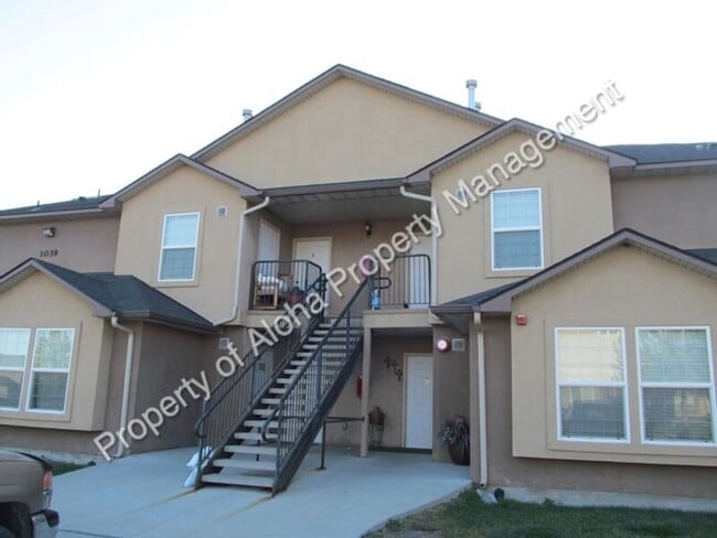 Primary Photo - 1039 W Pine Ave