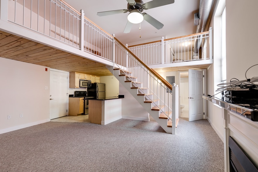 Primary Photo - The Corner Lofts