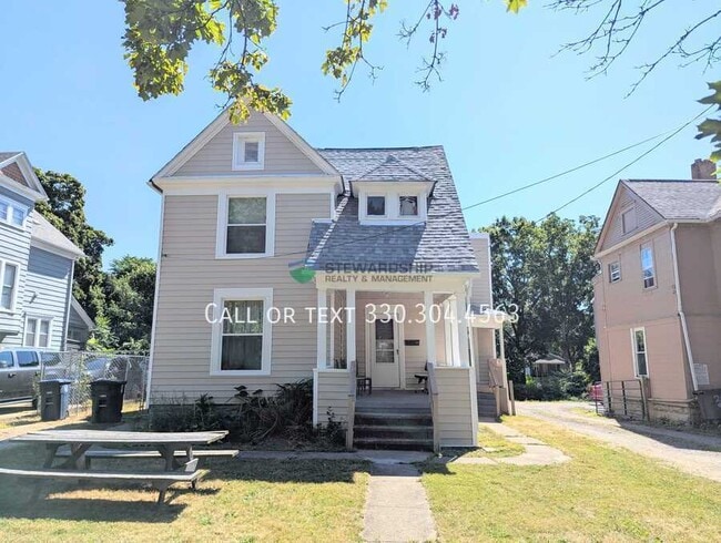 Primary Photo - 147 Rhodes Ave