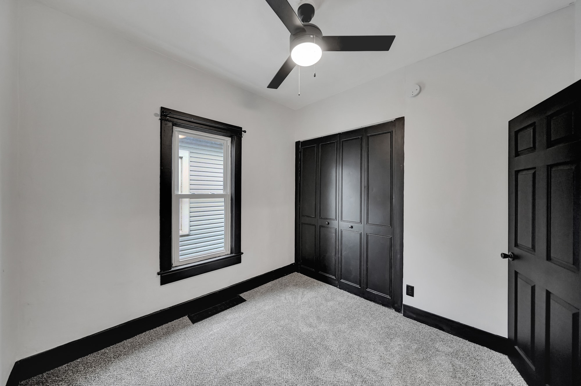 Building Photo - 705 New Hampshire St