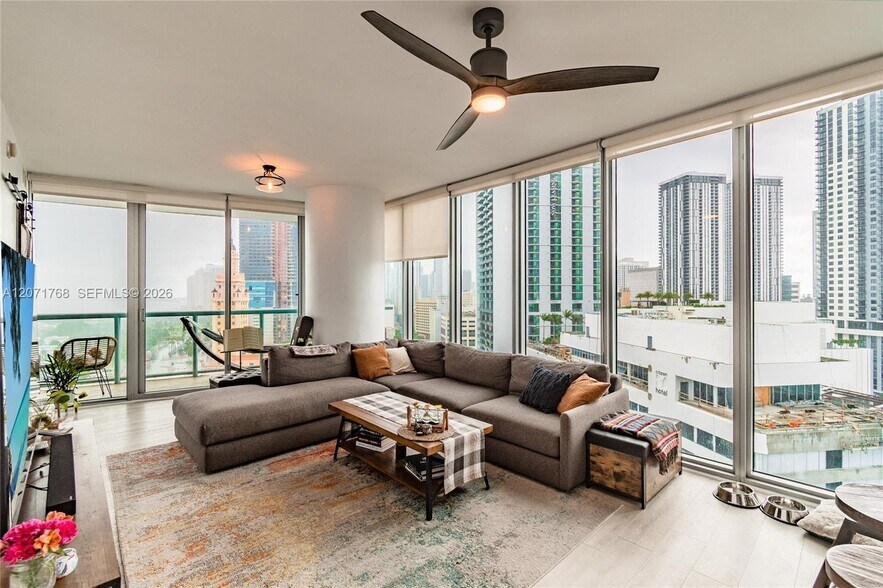 Building Photo - 888 Biscayne Blvd