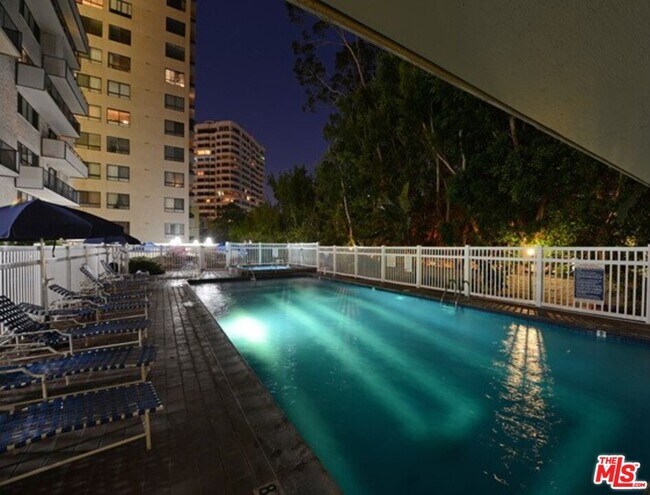 Building Photo - 10535 Wilshire Blvd