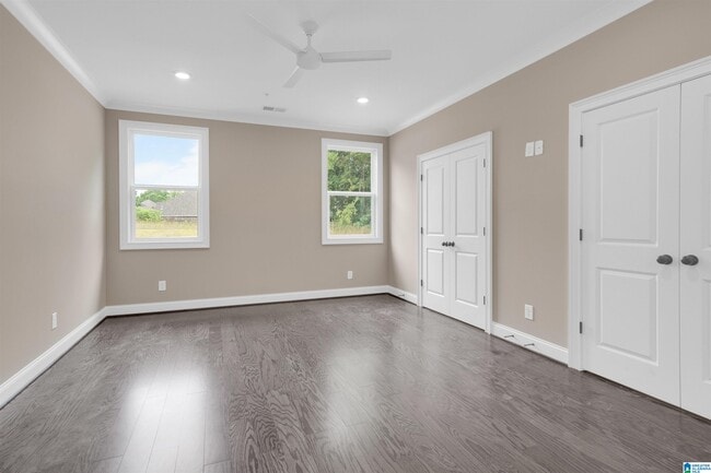 Building Photo - 4228 Oakview Ln