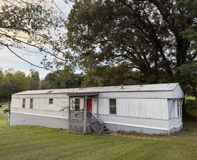 Primary Photo - 3/2 Country Lot in North Johnson City / Bo...