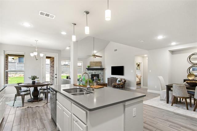 Building Photo - 713 Parkland Dr