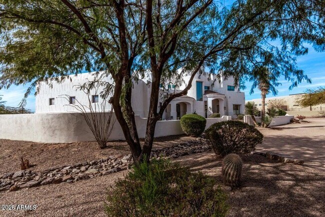 Building Photo - 8158 E Plymouth