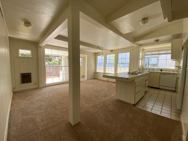 Building Photo - 190 W K St