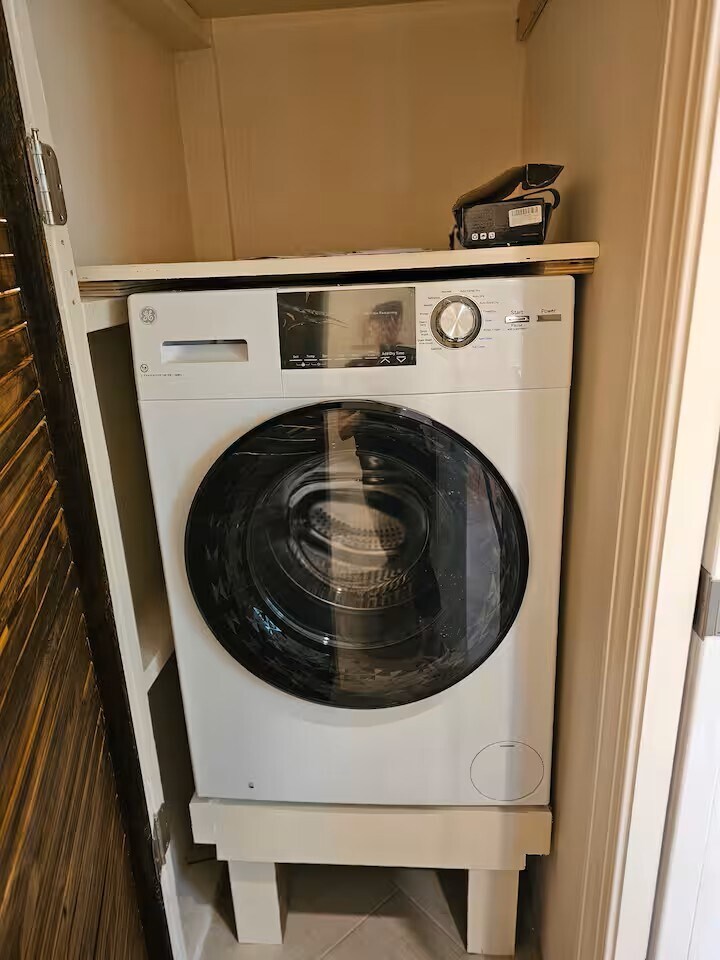 Building Photo - 1585 Secessionville Rd