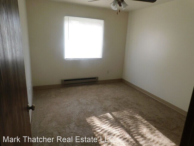 Building Photo - 215 Weed St