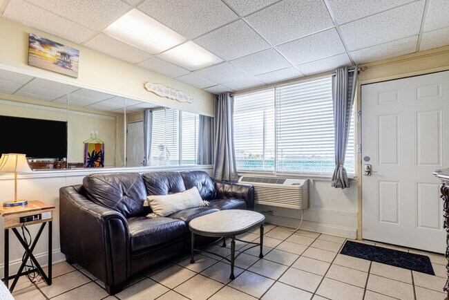 Primary Photo - 14401 Front Beach Rd