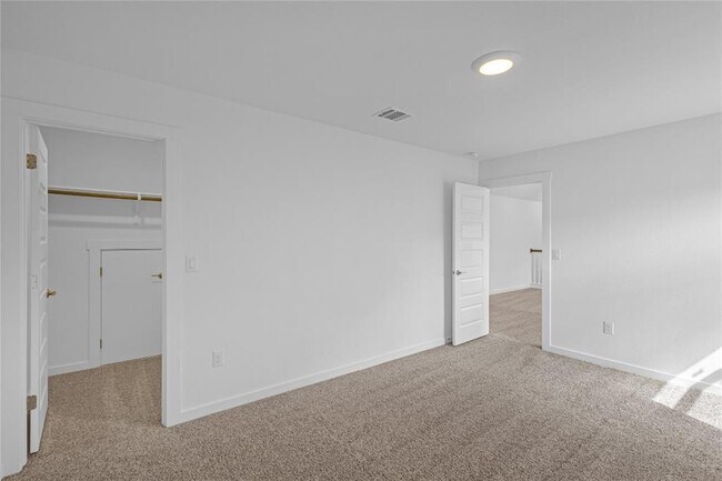 Building Photo - 1925 Ruger Pass