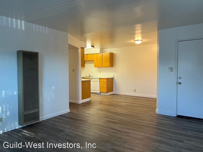 Building Photo - 2 br, 2 bath House - 7965 Leona Way #C