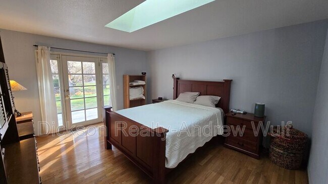 Building Photo - 22882 Carriage Dr