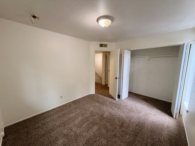 Building Photo - 067