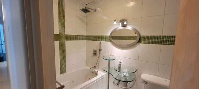 Building Photo - 4 bedrooms 3 baths beautiful house