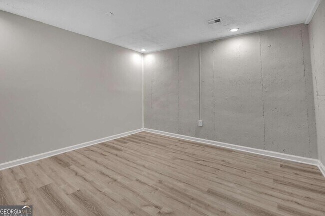 Building Photo - 2781 Jen Chris Dr