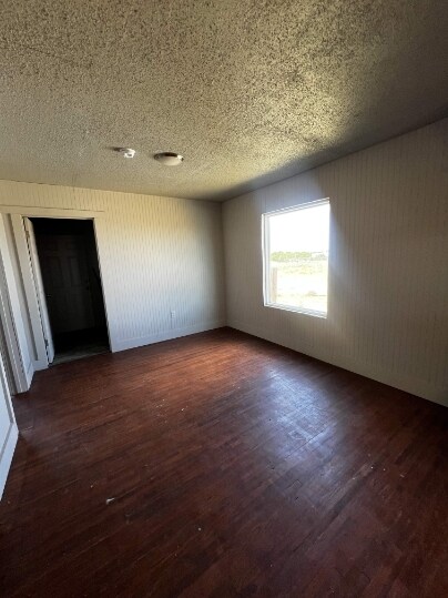 Building Photo - 212 W Broadway