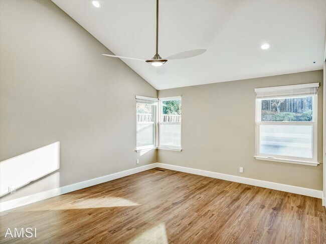 Building Photo - 4 br, 2 bath House - 1101 Rock Creek Way