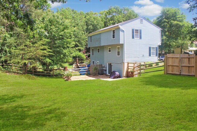 Building Photo - 3032 Churchill Ct