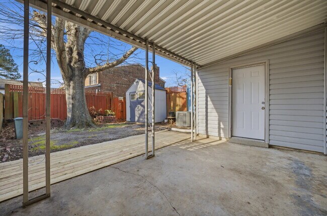 Building Photo - OPEN HOUSE SATURDAY THE 20TH 1PM-3PM! Three-bedroom, two-and-a-half bathrooms in Pembroke Meadows!