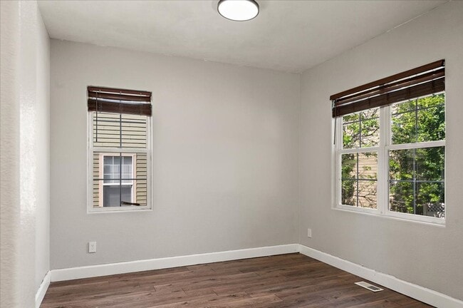 Building Photo - 2475 St Paul Dr