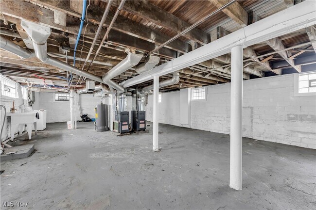 Building Photo - 3803 W 135th St