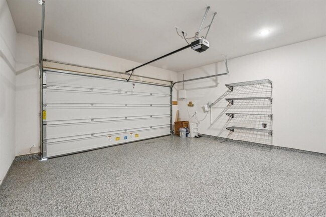 Building Photo - 197 Left Frk Dr