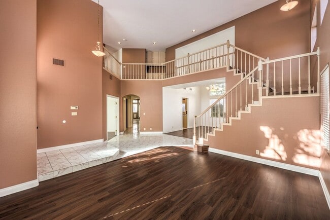 Building Photo - 3 Bed room Pool home in Desert Shores