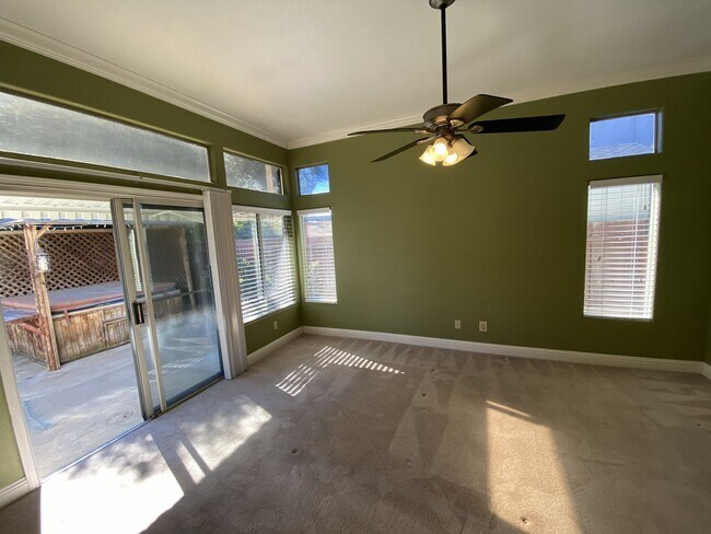 Building Photo - Charming Single-Story Home in Tracy — Across from the Park!