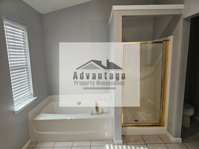 Building Photo - 2853 Da Vinci Blvd