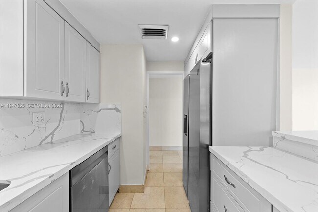 Building Photo - 3301 NE 5th Ave