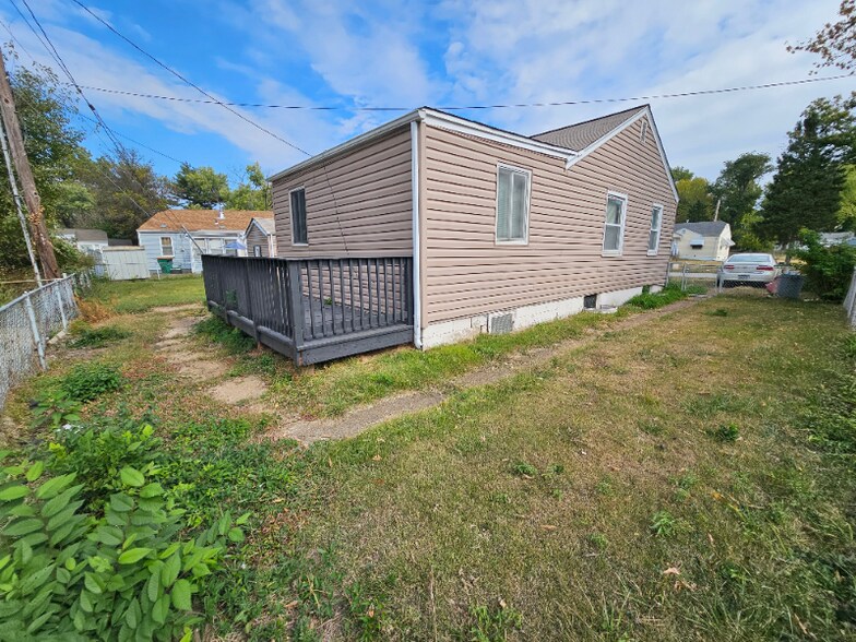 Building Photo - 6207 Fay Dr