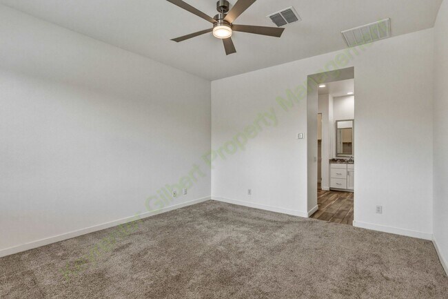 Building Photo - Stunning Gilbert Home Located in the Beautiful Belrose Gated Community!