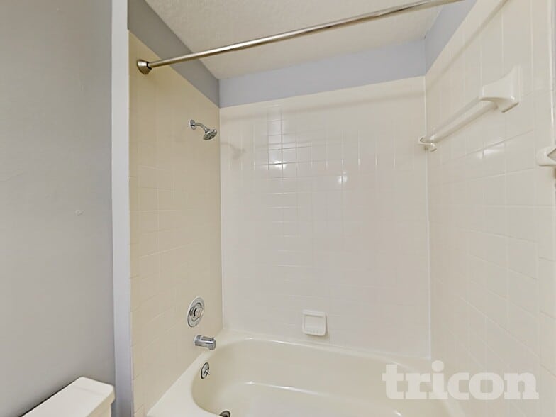 Building Photo - 331 Riunite Cir