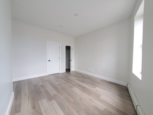 Unit 2R - 1716 John F Kennedy Blvd