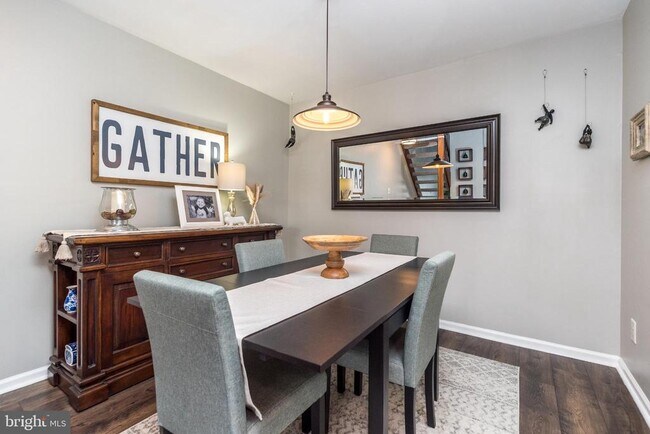 Building Photo - 42 Dogwood Ln