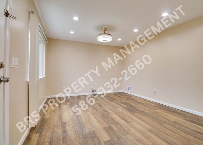 Building Photo - Modern 3-Bed Rental in Prime Warren Locati...