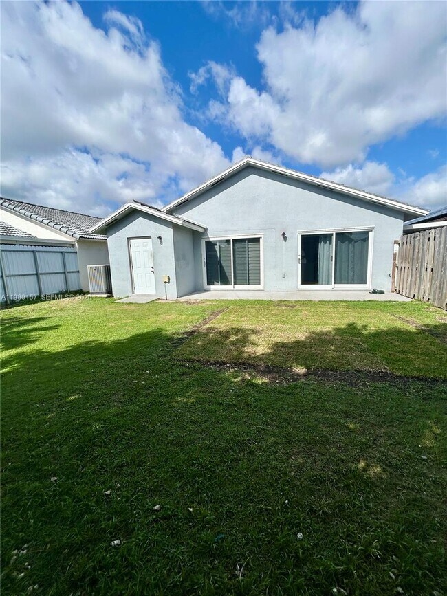 Building Photo - 17767 SW 144th Ave