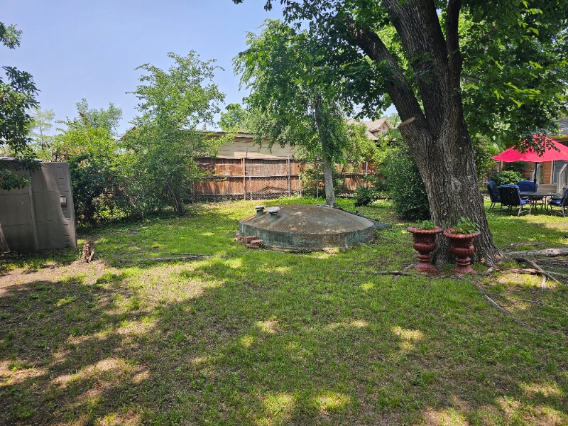 Building Photo - 1103 L Ave