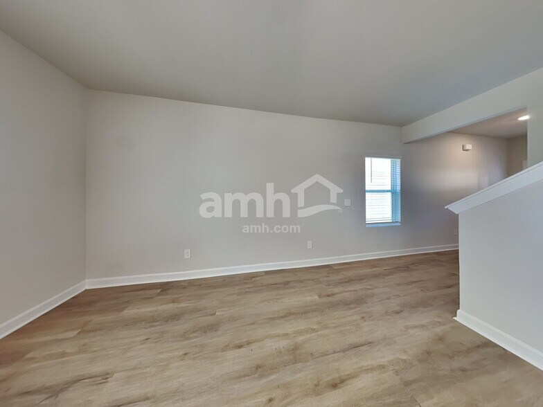 Building Photo - 521 Crowder Pl