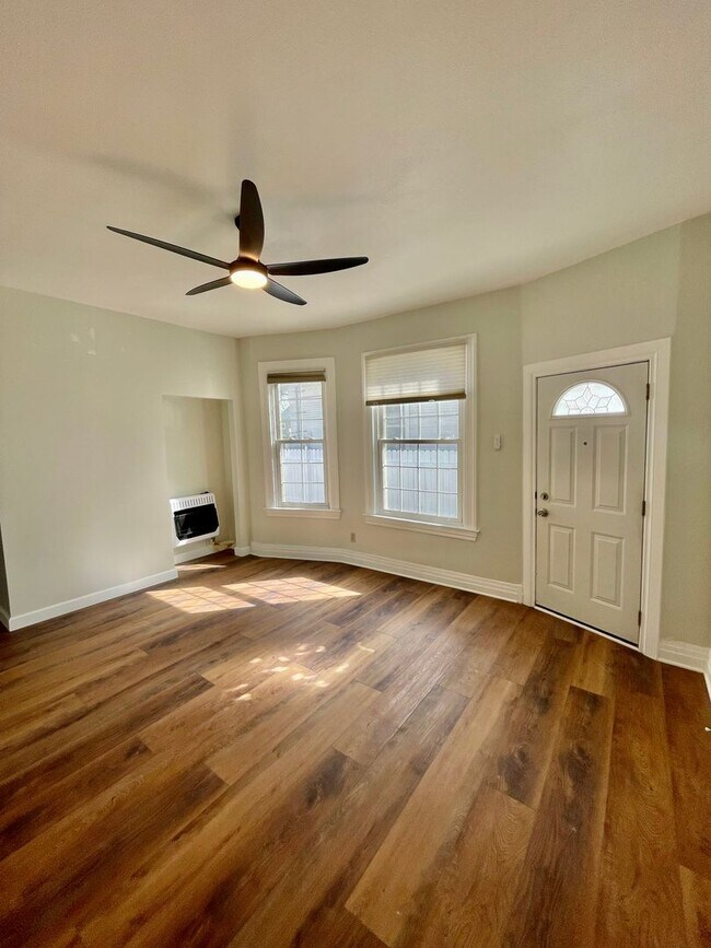 Building Photo - Renovated 3 Bed + 2 Bath Home in Los Angeles!