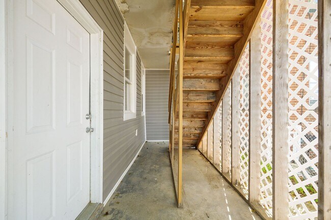 Building Photo - 2902 Barton Ave