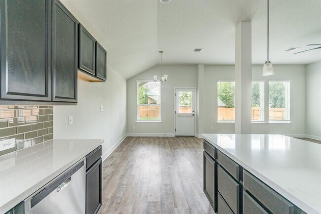 Building Photo - 527 Bridgestone Way