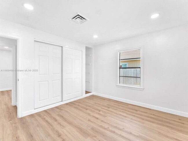 Building Photo - 443 Wilder St