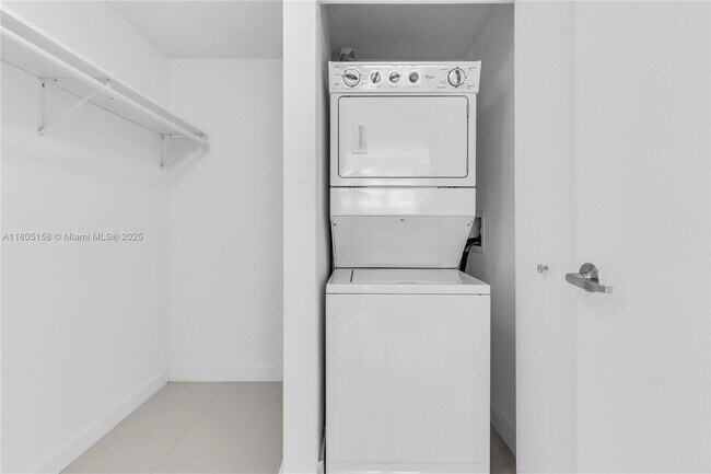 Building Photo - 60 SW 13th St
